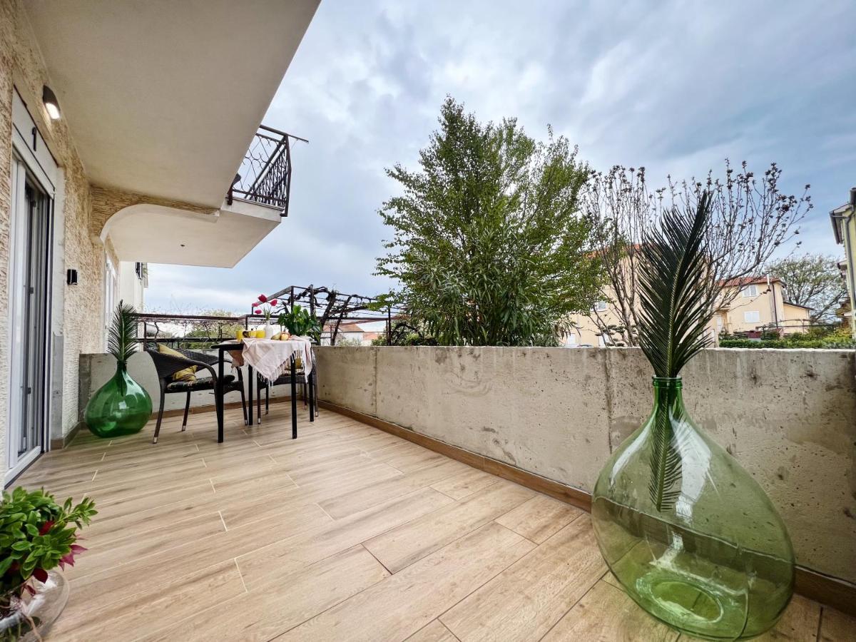 Apartments Valerian Novigrad Istria Eksteriør billede