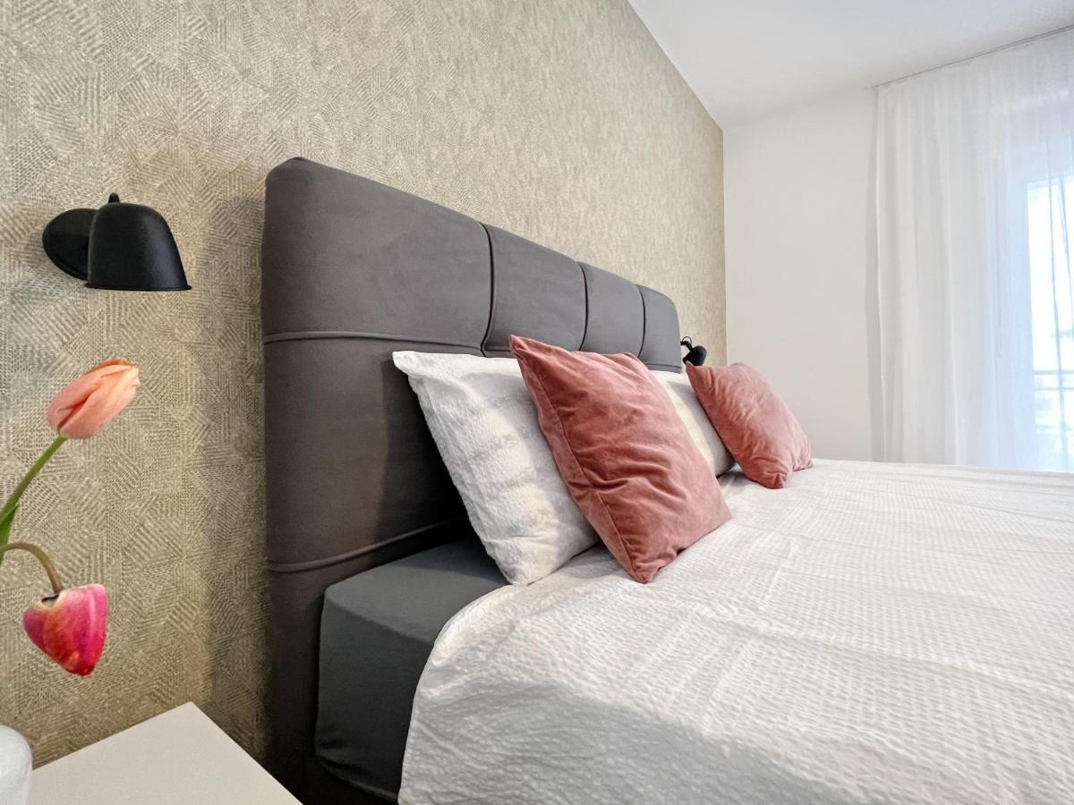 Apartments Valerian Novigrad Istria Eksteriør billede